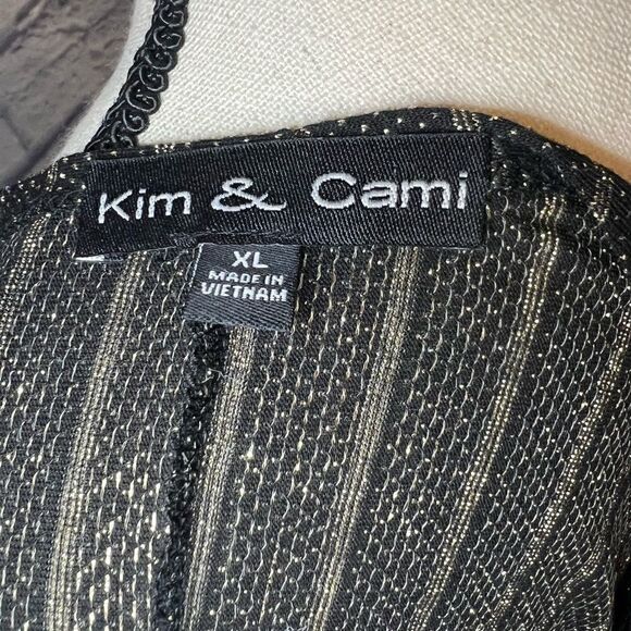 Black and Gold Shimmer Stripe Top - Picture 4 of 5